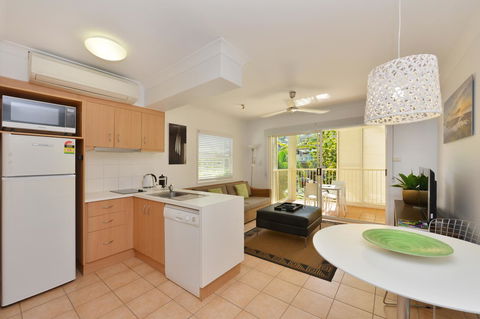 Port Douglas Apartments - Adults Only Oasis - Accommodation Broome 0