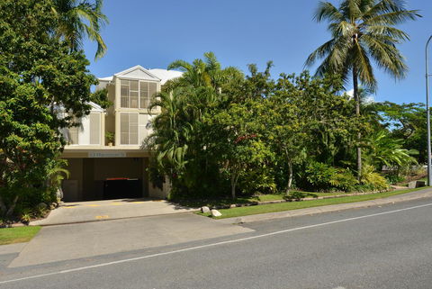 Port Douglas Apartments - Adults Only Oasis - Accommodation Broome 28
