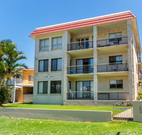 Enjoy the sea breezes from the balcony - Boyd St Woorim - Accommodation Broome