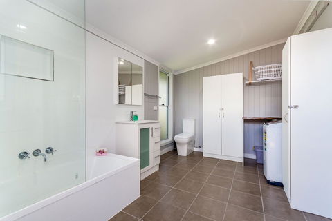 Fabulous Family Destination In Paradise Parade, Bongaree - Accommodation Broome 16