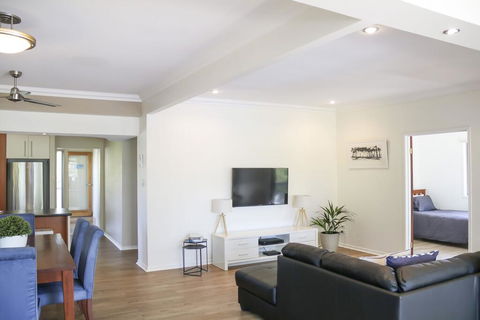 'Top Tier' Dog Friendly Holiday Home - Accommodation Broome 3