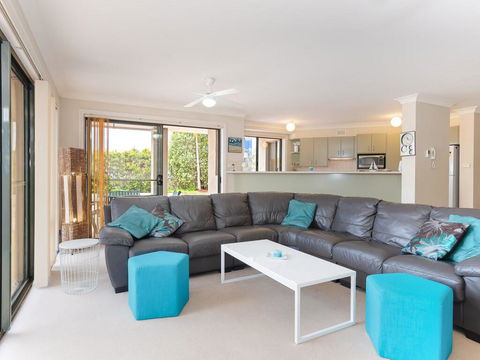 2 'Peninsula Waters' - Three Bedroom Unit With Spacious Private Courtyard & WIFI - Accommodation Broome 1