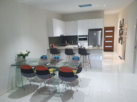 2 BDR Sea View Guest House - Accommodation Broome 2
