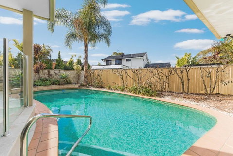 Beautiful House In Sylvania Waters - Accommodation Broome 2