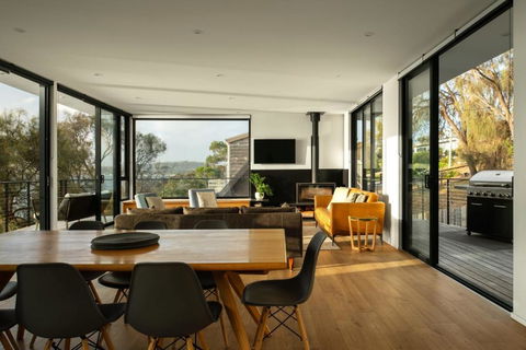 Blessington Beachside Retreat -38km To CBD - Accommodation Broome 1