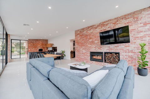 CASALE ESTATE - Accommodation Broome 1
