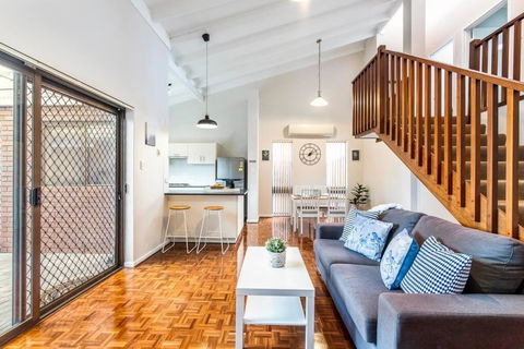 Delightful Getaway Steps From Attractions & Amenities - Accommodation Broome 4