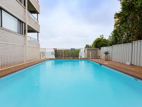 3 'Bangalee' 41 Soldiers Point Rd - Fantastic Waterfront Unit With Pool, WIFI & Chromecast - Accommodation Broome 1