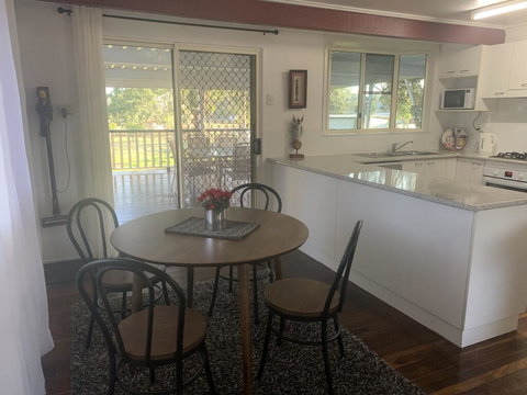 3 Bedroom Apartment - Accommodation Broome 2