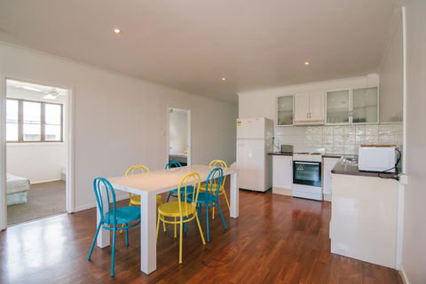 3 Bedroom Apartment / Spence St - Accommodation Broome 1