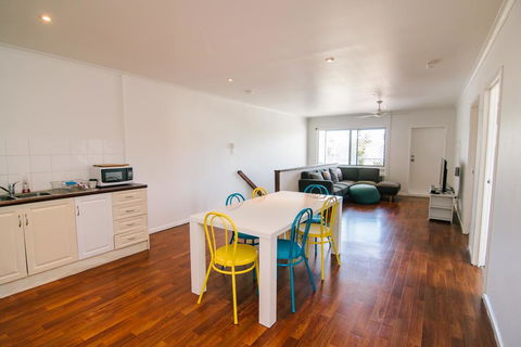3 Bedroom Apartment / Spence St - Accommodation Broome 3