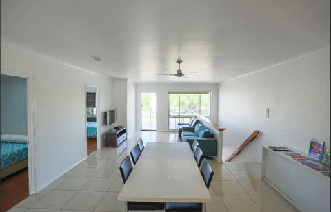 3 Bedroom Apartment // Spence St - Accommodation Broome 1