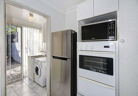 3 Oceans Apartments - Scarborough - Accommodation Broome 0