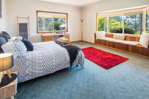 32 Zachary Drive Farm Stay Iconic Water Views - Accommodation Broome 1
