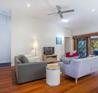 33 Bangalow - Narrawallee's Beautiful Bungalow - Accommodation Broome