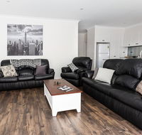 4 Bedroom Inner City Townhouse - SLEEPS 9  - Accommodation Broome