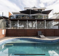 5 bedroom with POOL and Studio Vues Relaxantes - Accommodation Broome