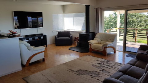 505 CONROD STRAIGHT MOUNT PANORAMA - Accommodation Broome 3