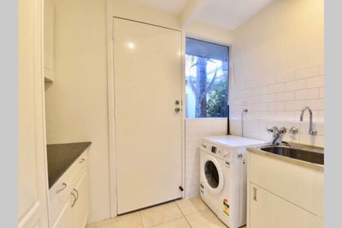 6 Bedroom Beautiful And Comfy Family House - Accommodation Broome 2