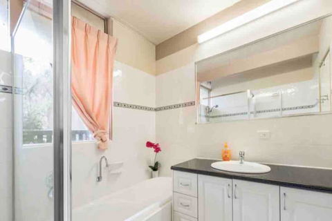 6 Bedroom Beautiful And Comfy Family House - Accommodation Broome 1