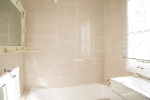 88 Morrisset - Accommodation Broome 2