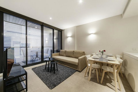 A Central & Cozy 2BR Apt Near Federation Square - Accommodation Broome 0