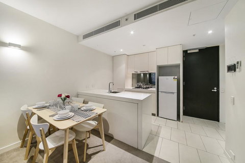 A Central & Cozy 2BR Apt Near Federation Square - Accommodation Broome 2