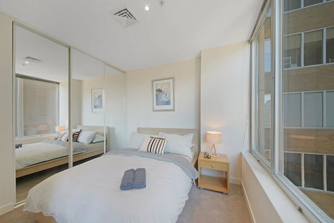 A Comfy & Central 2BR Apt Near Flinders Station - Accommodation Broome 0