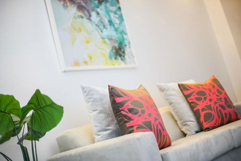 A Comfy & Central 2BR Apt Near Flinders Station - Accommodation Broome 3