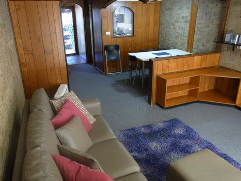 A Furnished Townhouse In Goulburn - Accommodation Broome 2