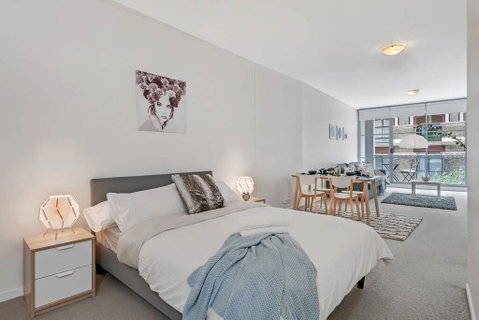 A Modern & Stylish Studio Near Darling Harbour - Accommodation Broome 1