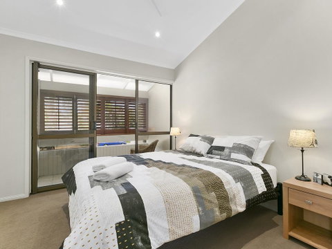 A Superb Location For Enjoying The Best Of Noosa - Unit 2/69 Noosa Parade - Accommodation Broome 3
