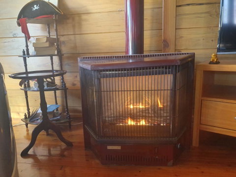 Abelia Cottages SPA Lakeside COTTAGE No 2 - Accommodation Broome 1