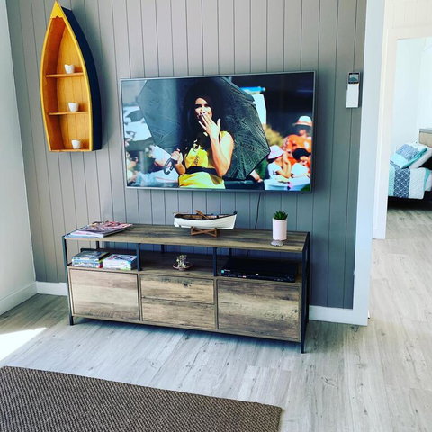 Abode Callala Beach Jervis Bay - 100m To Beach! - Accommodation Broome 3