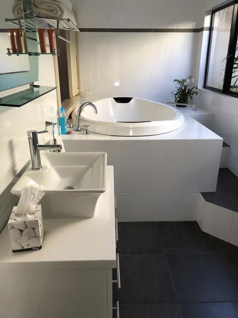 About Time Retreats- Studio Seven - Accommodation Broome 1