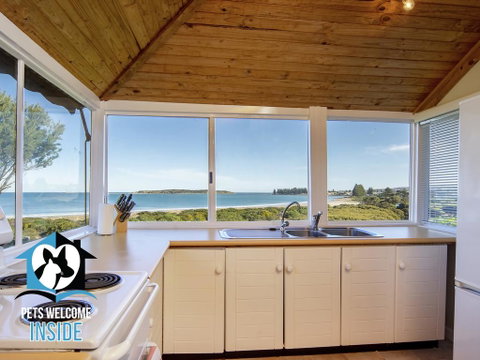 Absolute Beachfront 3BR 2BA Home W/ Beach Track - Accommodation Broome 3