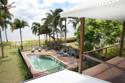 ABSOLUTE BEACHFRONT BLISS @ NEWELL BEACH - Accommodation Broome 0