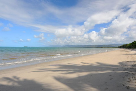 ABSOLUTE BEACHFRONT BLISS @ NEWELL BEACH - Accommodation Broome 1