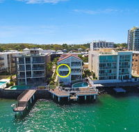 Absolute Waterfront On The Pumicestone Passage - Accommodation Broome