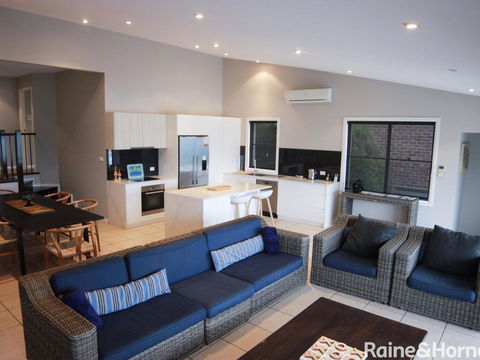 Absolutely Avoca - 114a Avoca Drive, Avoca Beach - Accommodation Broome 2