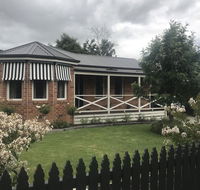 Acacia House - Central Healesville - Yarra Valley - Accommodation Broome