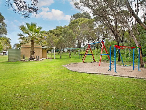 Acclaim Pine Grove Holiday Park - Accommodation Broome 3