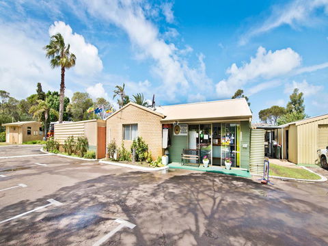 Acclaim Pine Grove Holiday Park - Accommodation Broome 2