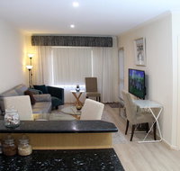 ADELAIDE CBD APARTMENT - 3BR 2BATH  CARPARK - Accommodation Broome