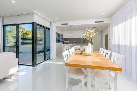 East Vic Park Luxe New Home - Accommodation Broome 1