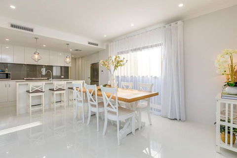 East Vic Park Luxe New Home - Accommodation Broome 2