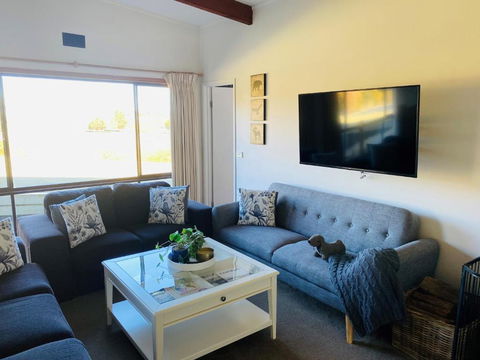 ELM Accommodation - Merrijig - Accommodation Broome 4