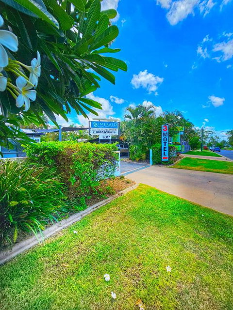 Emerald Motel Apartments - Accommodation Broome 0