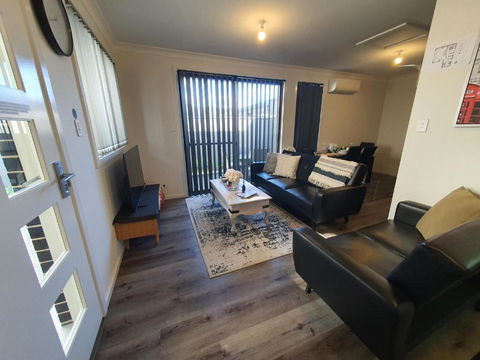 Entire 2br, Hideaway - Accommodation Broome 4