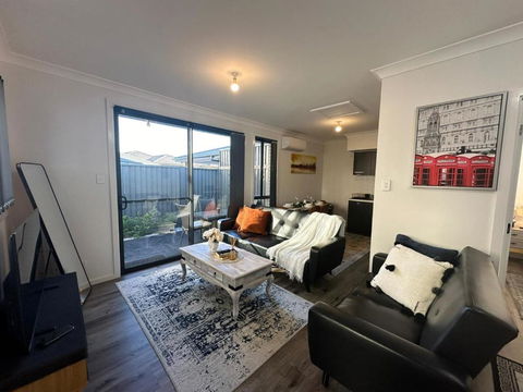 Entire 2br, Hideaway - Accommodation Broome 3